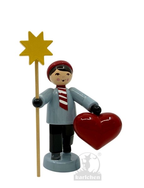 Junge mit Stern und rotem Herz