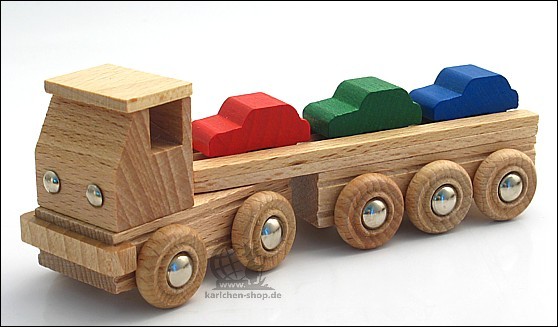 Autotransporter aus Holz