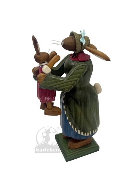 Hasengrossmutter mit Mädchen