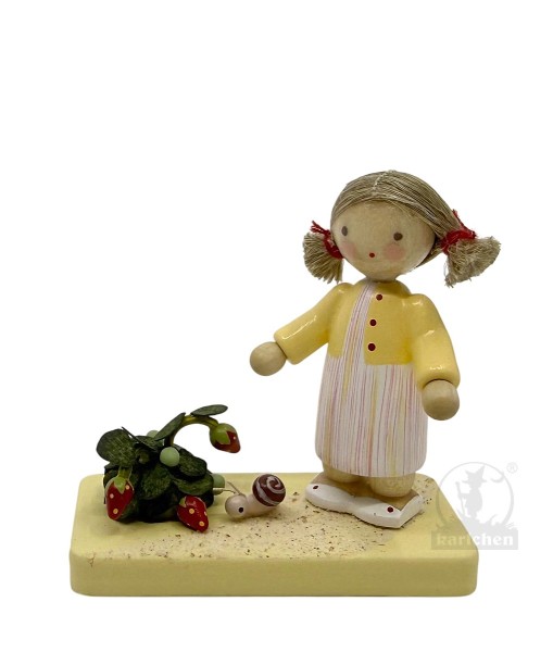 Mädchen mit Weinbergschnecke