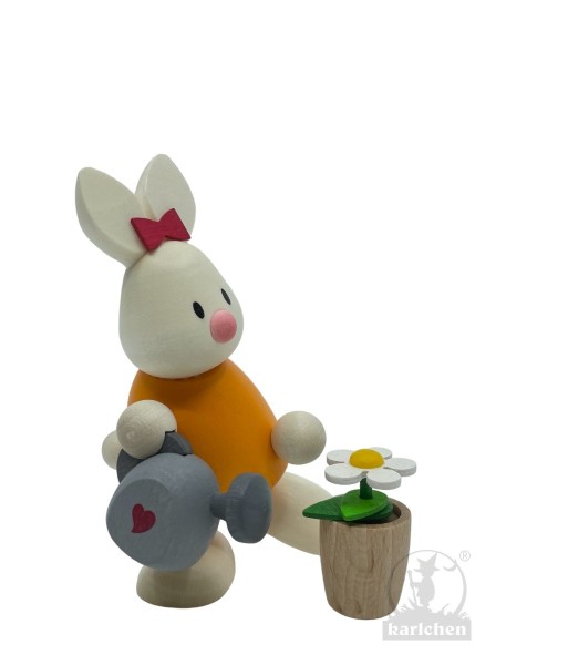 Kaninchen Emma mit Giesskanne und Blumentopf