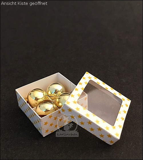 Schachtel mit 4 Christbaumkugeln / goldfarben