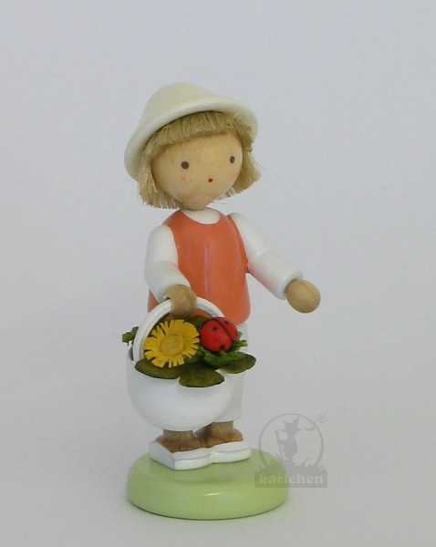 Junge mit Marienkäfer