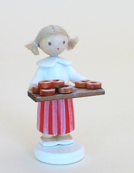 Flade Girl with pretzels